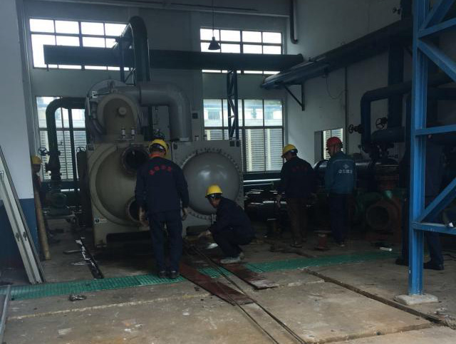 ���̰���