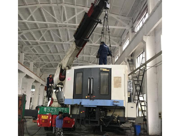 ���̰���